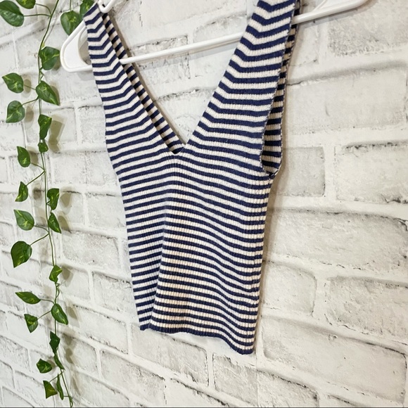 Forever 21 Blue Striped Knit Crop Top Size Small - Picture 4 of 6